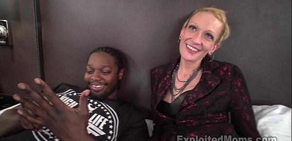  Skinny Mom Gets Pounded by Mandingo and Barely Survives this BBC Video